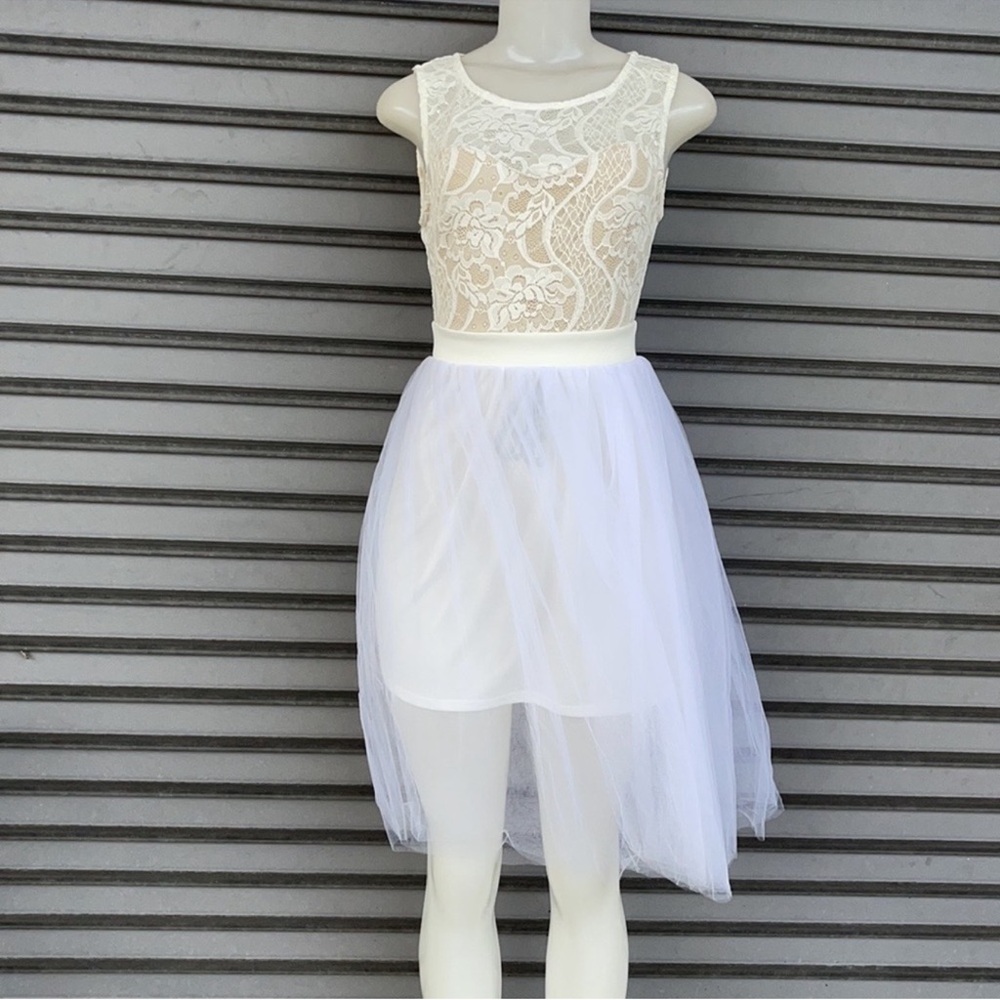 Monaco Cream and White Lace Dress Size S